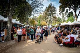 É para isso que servem os 131 pavilhões existentes este ano na feira do livro do porto. Feira Do Livro Regressa Ao Porto Com 120 Stands E Milhares De Livros A Venda Nit