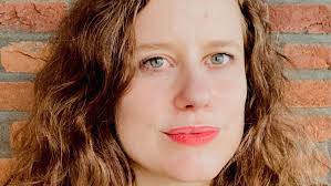 bio — Dilys Wyndham Thomas