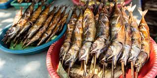 Resep nasi goreng ikan tongkol asap suwir, bikin tanpa kecap manis. 5 Jenis Ikan Yang Bisa Dijadikan Ikan Asap Mana Favoritmu Halaman All Kompas Com