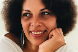 Anoche mi bella amiga Desiree Colomina lanzó su libro “Estratega de  Sueños”. Amiga me siento tan orgullosa de todos tus logros. Que lindo  estuvo y me encantó ver a tantos amigos queridos