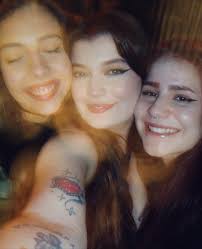 i'm like a firecracker, i make it hot when i put