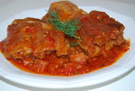 Se acoperă cu apă şi se lasă să fiarbă la foc când cartofii sunt fierţi, se pune bulionul. Tocanita Cu Coaste De Porc Gustoasa Si Usor De Pregatit