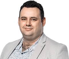 Joshua Mckinnon's Instagram, Twitter & Facebook