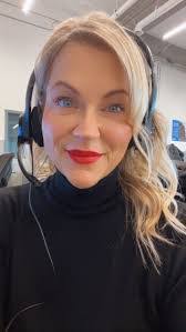 Jill Dove's Instagram, Twitter & Facebook