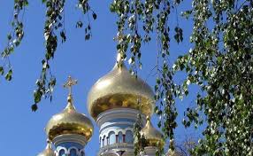 В этот день принято поминать умерших родных и близких. Dr2pp9zkpw Wkm