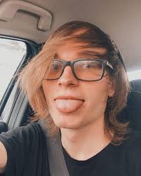 23 soon? Whew it feels weird saying that lol. The good news is my birthday  gift is my move in date to my new place!! ☺️😊