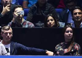 Toni kroos, his son leon and his wife jessica farber are pictured inside the photo booth prior to the best fifa football awards at the london. Masters 2018 Toni Kroos And Jessica Farber In The Front Row At The Masters Marca In English