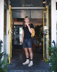 Nah sebelum anda membuat kitchen set, tentunya anda haruslah mengetahui dengan detail seberapa luas bangunan hunian dapur tersebut agar kitchen set. 900 Men S Spring Summer 2020 Ideas In 2021 Mens Fashion Mens Outfits Fashion