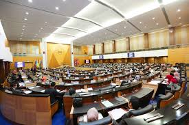 Kali ini pelukannya tidak kutolak, kuanggap ini bentuk ketulusan maaf dari andre. Dap Cadang Dewan Negara Dihapuskan