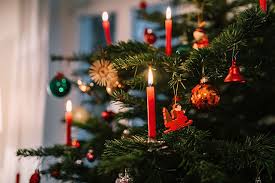 Wann schmückt man für weihnachten? Warum Wir Einen Weihnachtsbaum Aufstellen Geschichte Mehr