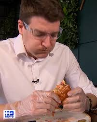 Can you handle the heat? 🔥🌶️🍔 Our reporter certainly couldn't when he  tried to tackle the Nashville Death Wish