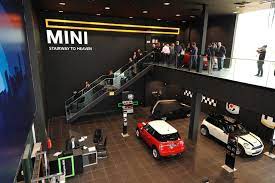 Car Showroom Workshop And Offices For Bmw Mini Located In A Motor Industrial Area Close To Madr Car Showroom Interior Car Showroom Design Automotive Showroom