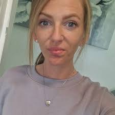 Kerri Savage's Instagram, Twitter & Facebook