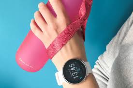 Lees in onze koopgids wat het beste sporthorloge voor vrouwen is. Polar Fitnesshorloge Met Gps Jouw Lichtgewicht Sportbuddy