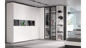 Pour créer des séparations, sans perdre de place, rien ne vaut une porte coulissante et son système en applique ou à galandage. Armoire Porte Coulissante Dressing Angle Glicerio So Nuit