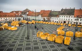 Vlog de 4 minute din sibiu la targul de craciun. CÄƒsuÈ›ele Din PiaÈ›a Mare Sunt Montate Targul De CrÄƒciun Va Face Din Sibiu Cel Mai Luminos OraÈ™ Actualitate Tribuna
