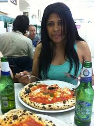Non soltanto attraverso tre stati ma anche. Mangia Prega Ama Picture Of L Antica Pizzeria Da Michele Naples Tripadvisor