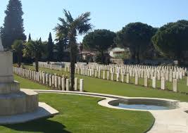 File:Mazargues-cimetière-tombes.JPG ...