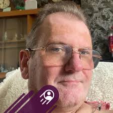 What are the three knobs in a hostel bathroom in Portugal for?