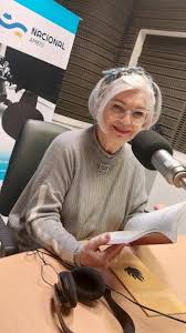 Mi aporte a la cultura es que las nuevas generaciones aprendan y tengan una  visión de las diferentes épocas a través del vestuario¨ (Ana Markarian)  Vistó el Explorador Cultural en Radio Nacional (