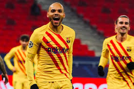 Barcelona have been denied a penalty against real madrid despite footage showing ferland mendy pull martin braithwaite's shirt. Martin Braithwaite Vivagoal Com