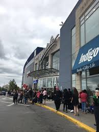 Police have arrested one suspect in connection with the incident at yorkdale shopping centre, where gunfire erupted around 3:30 p.m. Shots Fired At Yorkdale Shopping Centre Mall Evacuated