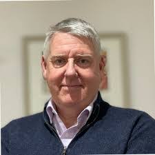 Derek Arden's Instagram, Twitter & Facebook