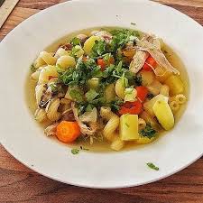 Huhnersuppe Von Berlinfan Chefkoch In 2020 Huhnersuppe Suppen Und Eintopfe Suppe