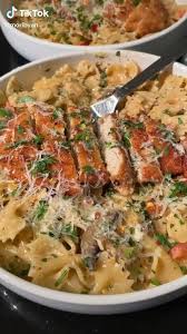 Cheesecake Factory Louisiana Chicken Pasta Video In 2020 Louisiana Chicken Pasta Cheesecake Factory Louisiana Chicken Pasta Cheesecake Factory Inspired Recipes