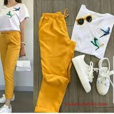 2019 Spor Ayakkabi Kombinleri Sari Kumas Pantolon Beyaz Bluz Beyaz Spor Ayakkabi Sportif Kiyafetler Moda Stilleri Tarz Moda