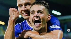 Joan Roman cambia nome: "Da oggi sono Goku"