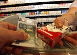 Le prix du paquet de cigarettes avoisine généralement les six euros. Le Tabac Desormais 36 Moins Cher A La Jonquera Qu A Perpignan La Clau