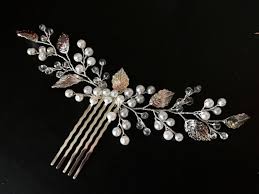 El Yapimi Sac Tokasi Gumus Rengi Swarovski Kristal Ve Incili Boncuklar Kullanilmistir Ozel Tasarim Siparis Uzerine Yapilabilir Stokta Boncuk Kristal Sac