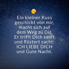 Schöner nächtlicher himmel und die lichter der küstenstadt. á… Beliebte Gute Nacht Spruche