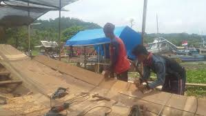 ==== terbitnya surat keputusan (sk) ums galangan kapal dan lepas pantai mendapat. Balada Pembuat Kapal Kayu Gaji Pns Lewat Sama Upah Kami Netizenku Com