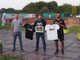 Brubaker, l 2011, 'gifts and prayers'. Gemeinsamer Auftakt Brubaker Und 1 Herren Fussball Fussball