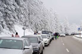 Dadurch sollen die regelungen übersichtlicher werden und einfacher und schneller zu erfassen sein. Neue Corona Regeln In Baden Wurttemberg Minister Warnt Ausflugler Vor Striktem Bewegungsradius Baden Wurttemberg Stuttgarter Zeitung