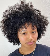 Messy cuts are perfect for fine hair and round faces. 50 Most Trendy And Flattering Bangs For Round Faces In 2021 Hadviser