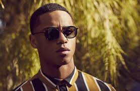 The bottom half has a plastic thread that keeps in places. You Can Cop Matt Damon S Ford Vs Ferrari Sunglasses Here