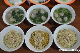 Senapan angin kabupaten purbalingga jawa tengah harga murah gratis ongkos kirim, berkualitas tinggi, kami dapat mengirim senapan angin ke seluruh indonesia, selain itu senapan angin rimba juga menyediakan perlengkapan pemburu lainnya, untuk info lebih lanjut hubungi 081337775859. Wisata Kuliner Di Jalan Lodaya Bandung Dari Mi Sampai Lontong Pecal Pikiran Rakyat Com