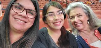 Amanda Lamkin (@avarela1)