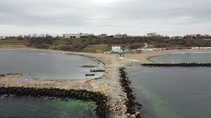 Eforie sud este staţiunea cu plajele cele mai înguste de pe litoral, fiind afectată de eroziunea costieră, dimensiunea lor ajungând chiar la câţiva metri. Taverna Capul Turcului Eforie Sud Youtube