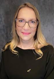 Janet Wickham's Instagram, Twitter & Facebook