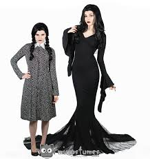 Inspiration & accessoires, um dein morticia addams kostüm einfach selber zu machen. ÙÙ Ø­ÙØ§ ÙØ¨ÙØ±Ø¬ Ø§ÙÙØ­ØªÙÙ Ø£Ù Addams Family Kostume Zetaphi Org