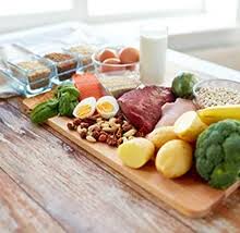  susu dan produk tenusu terletak pada aras yang sama dengan ikan, ayam, daging, telur dan kekacang. Mitos Vs Fakta Pantangan Makan Bagi Ibu Menyusui Nutriclub