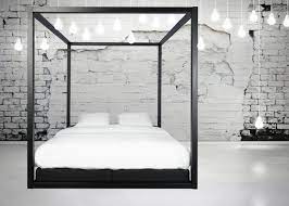 Schones bett riumana aus metall in schwarz pharao24 de. Designbett The Loft Metallbettenshop