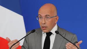 Droites éric ciotti accusé de s'être arrangé avec l'extrême droite en 2017. Eric Ciotti Demande Le Retour Du Service Militaire Mais Ne L A Jamais Effectue Ladepeche Fr