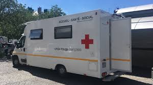 Fin de semaine et jours fériés, de 8 h à 16 h. Le Camion De La Croix Rouge Soigne Les Sans Abri De Rennes