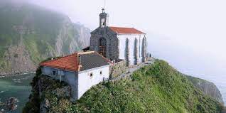 San juan de gaztelugatxe es uno de los lugres más emblemáticos de la costa vasca. San Juan De Gaztelugatxe Basque Country Cultural Heritage Tourism Euskadi Essentials On Your Trip To The Basque Country Tourism Euskadi