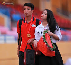Mới đây nhất, dianka zakhidova và bùi tiến dũng lại khiến fans 'đứng ngồi không yên' khi khoe loạt ảnh tình tứ bên nhau. Hanh Trinh Ngá»t Ngao Tá»« Yeu Ä'áº¿n Khi Len Chá»©c Bá»' Cá»§a Trung Vá»‡ Bui Tiáº¿n DÅ©ng